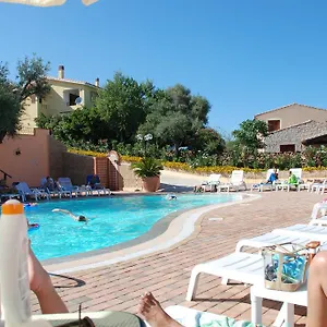 3* Aparthotel Li Troni